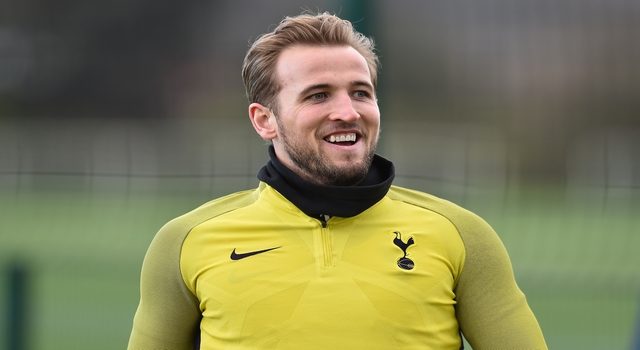 Tottenham Hotspur's English striker Harry Kane and teammates take part in a training session at Tottenham Hotspur's Enfield Training Centre, north-east of London, on March 6, 2018 on the eve of their UEFA Champions League round of sixteen second leg football match against Juventus. / AFP PHOTO / GLYN KIRK (Photo credit should read GLYN KIRK/AFP/Getty Images)